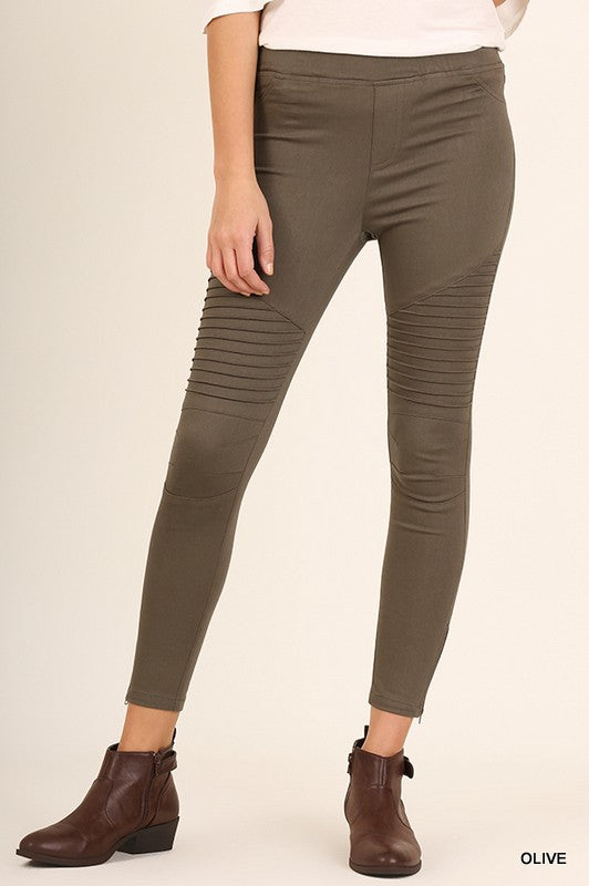 Black Moto Jeggings with Pintuck and Zipper Detail